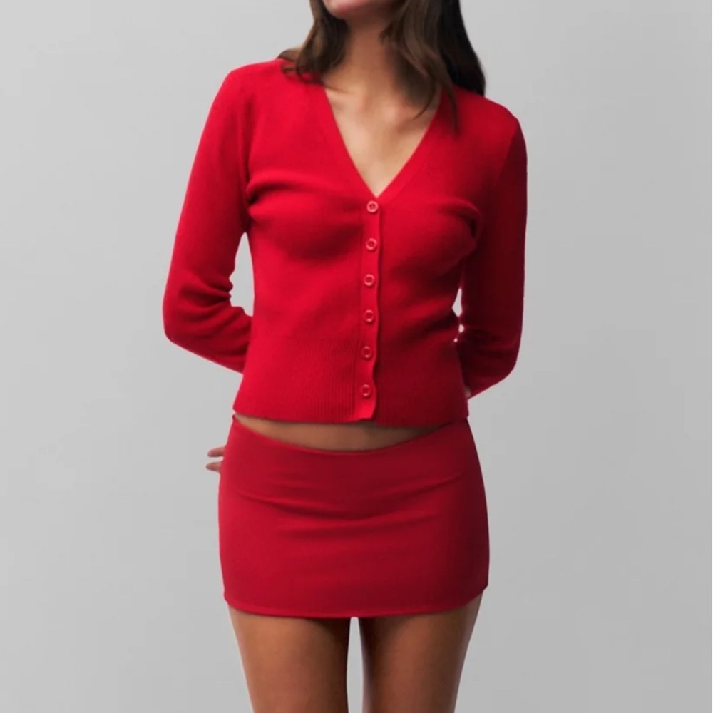 Brand new with tags GUIZIO Camelie Cardigan Top in Poppy Red
